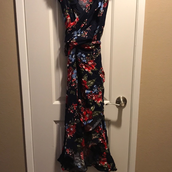 Plus Size Floral Flouncy High Low Maxi Dress NWT - Picture 3 of 6
